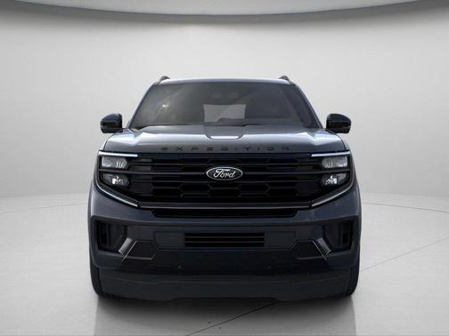 Agate Black Metallic 2026 Ford Expedition Platinum
