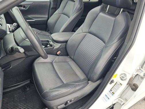 2020 Toyota RAV4 Hybrid SE