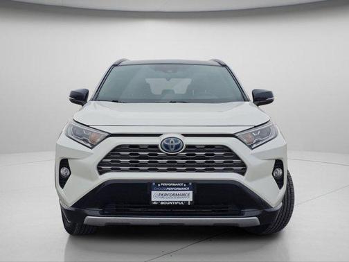 2020 Toyota RAV4 Hybrid SE