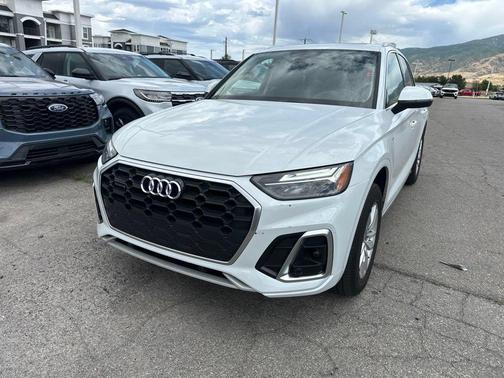 Glacier White 2023 Audi Q5 45 S line Premium
