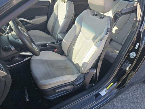 2013 Hyundai Veloster Base