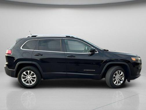 Diamond Black Crystal Pearlcoat 2019 Jeep Cherokee Latitude