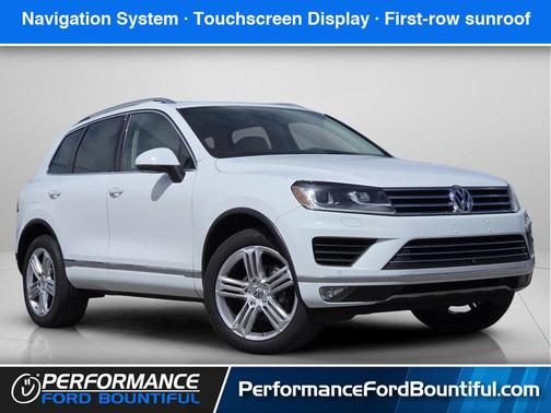 Pure White 2015 Volkswagen Touareg V6 Executive