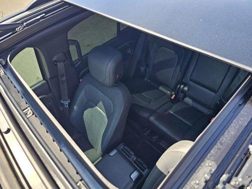2023 Land Rover Defender X-Dynamic SE