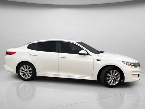 Snow White Pearl 2018 Kia Optima LX