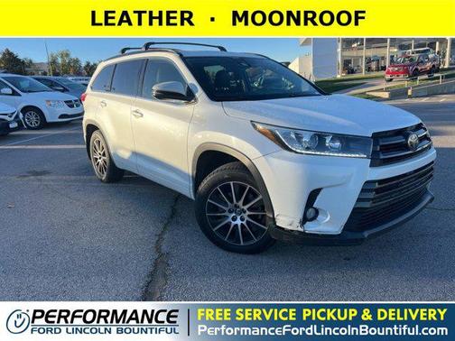 2017 Toyota Highlander SE