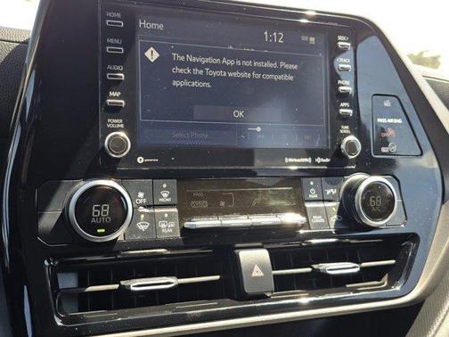 2020 Toyota Highlander LE