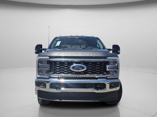Carbonized Gray Metallic 2026 Ford F-350 Lariat