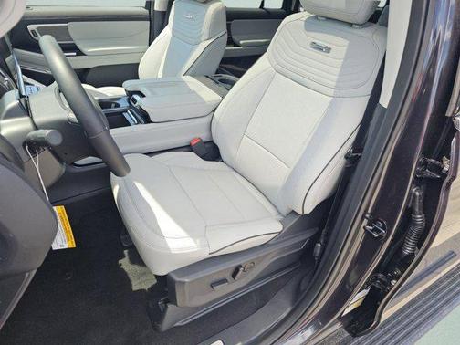 Dark Matter Gray Metallic 2026 Ford Expedition Max Platinum