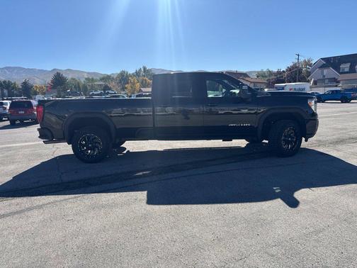 Ebony Twilight Metallic 2022 GMC Sierra 2500 AT4