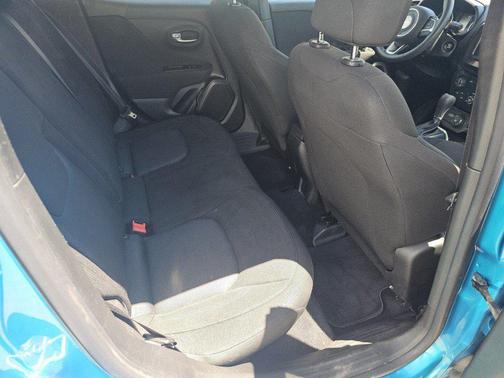 Bikini Metallic Clearcoat 2021 Jeep Renegade Sport