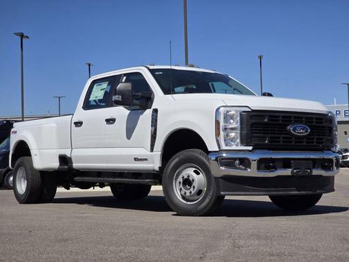 Oxford White 2026 Ford F-350 XL