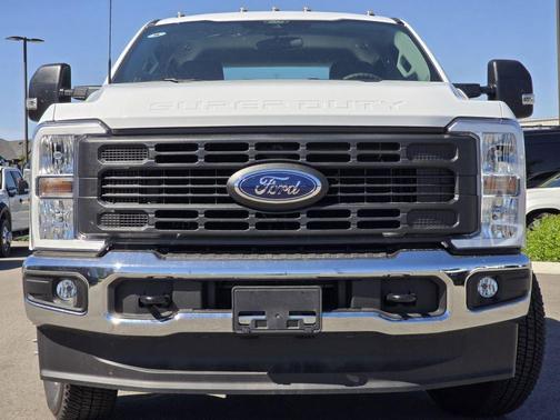 Oxford White 2026 Ford F-350 XL