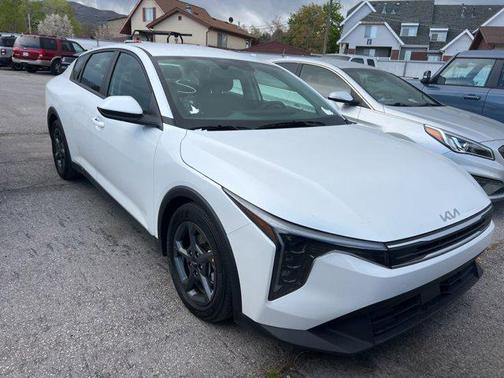 Snow White Pearl 2025 Kia K4 LXS