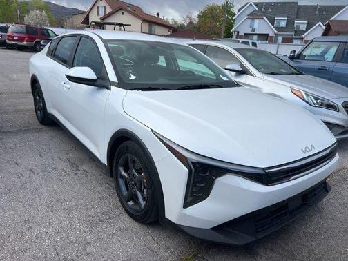 Snow White Pearl 2025 Kia K4 LXS