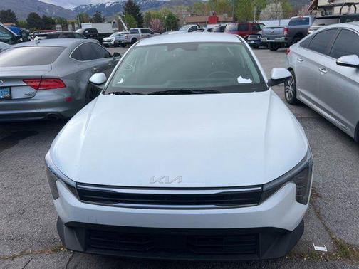 Snow White Pearl 2025 Kia K4 LXS