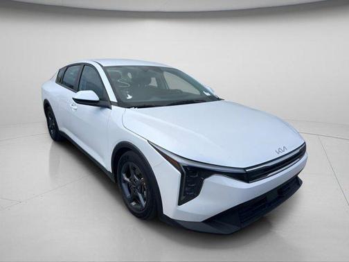 Snow White Pearl 2025 Kia K4 LXS