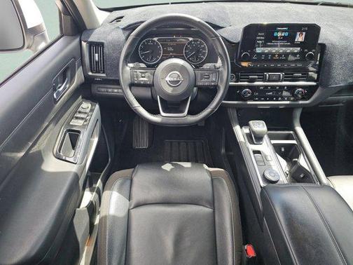 Pearl White Tricoat 2022 Nissan Pathfinder SL