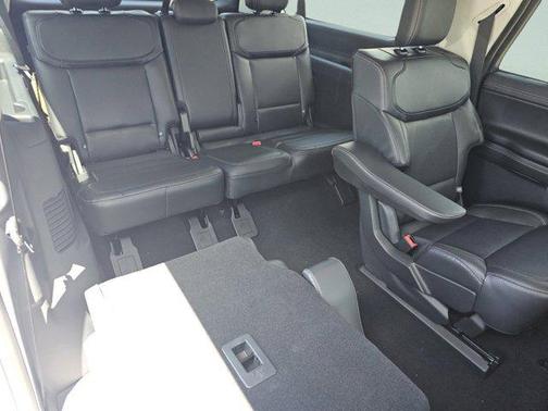 Space Silver Metallic 2026 Ford Expedition Max Platinum