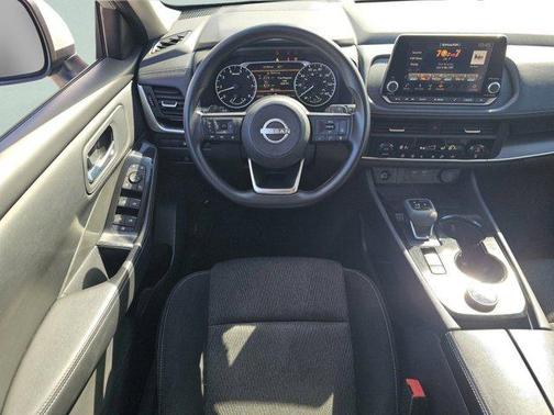 Brilliant Silver Metallic 2024 Nissan Rogue SV