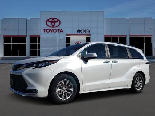 2024 Toyota Sienna XLE