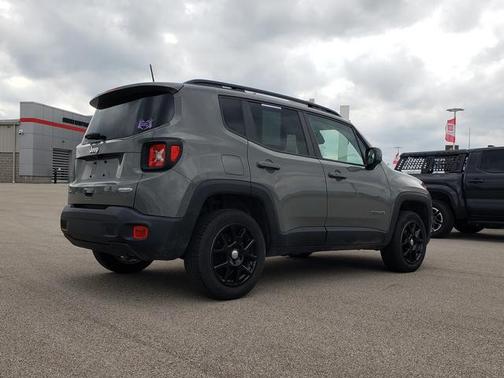 Sting-Gray Clearcoat 2021 Jeep Renegade Latitude