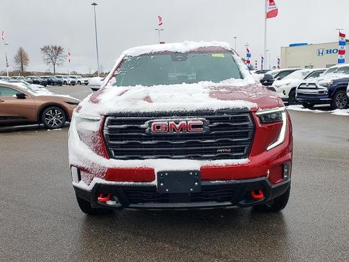 2024 GMC Acadia AWD AT4