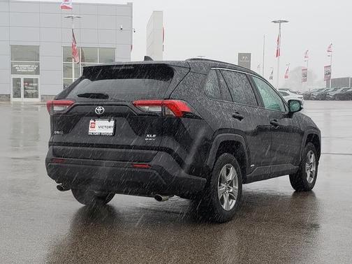 2025 Toyota RAV4 Hybrid XLE