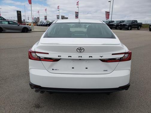 Ice 2026 Toyota Camry SE
