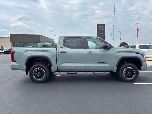 Lunar 2026 Toyota Tundra SR5
