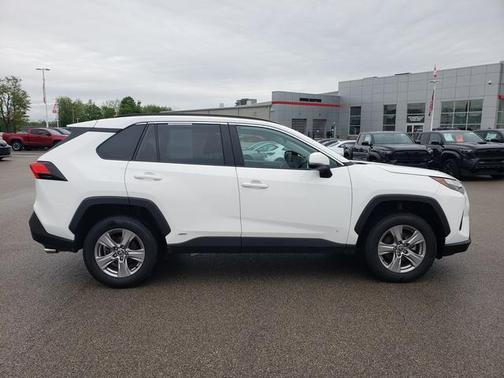 Ice 2025 Toyota RAV4 Hybrid XLE
