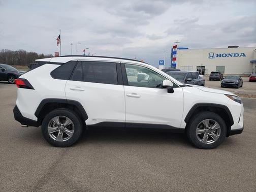 2025 Toyota RAV4 Hybrid XLE