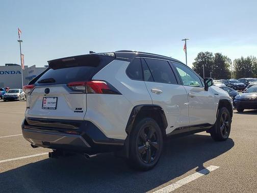 2019 Toyota RAV4 Hybrid SE