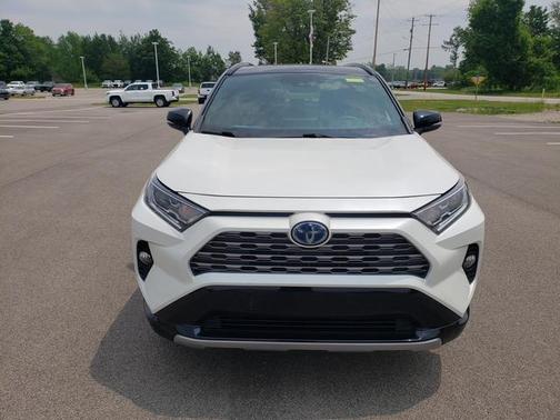 2020 Toyota RAV4 Hybrid SE