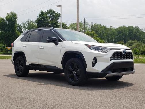 2020 Toyota RAV4 Hybrid SE