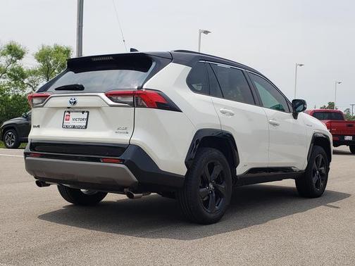 2020 Toyota RAV4 Hybrid SE