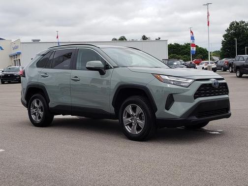 2022 Toyota RAV4 Hybrid XLE