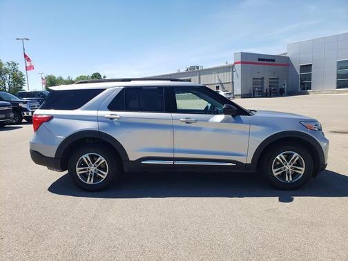 Iconic Silver Metallic 2020 Ford Explorer XLT