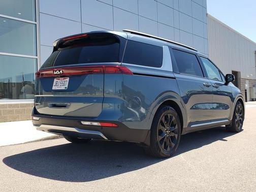 Astra Blue 2024 Kia Carnival SX