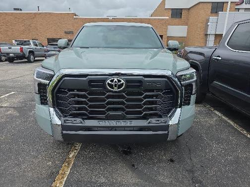 Lunar 2026 Toyota Tundra SR5