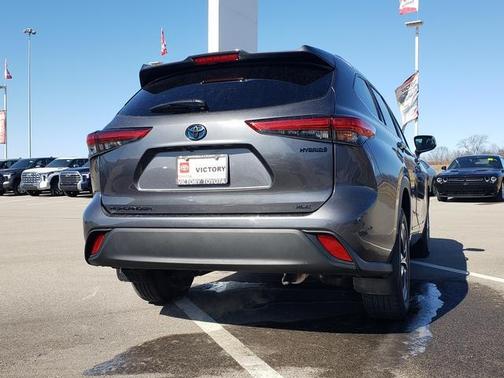 2023 Toyota Highlander Hybrid XLE