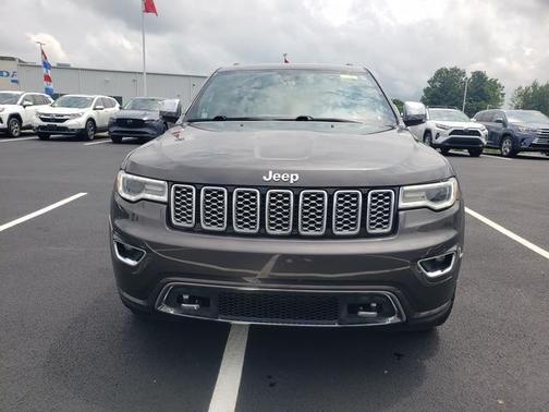 Granite Crystal Metallic Clearcoat 2018 Jeep Grand Cherokee Overland