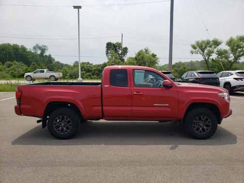 2022 Toyota Tacoma SR