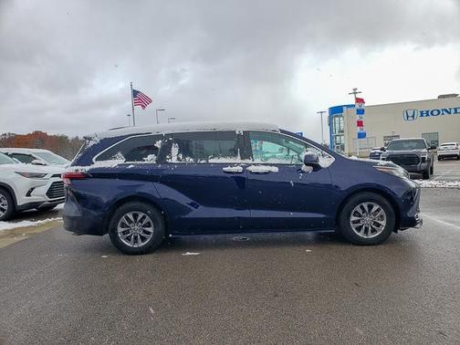 2022 Toyota Sienna XLE
