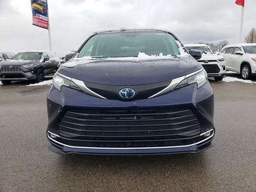 2022 Toyota Sienna XLE