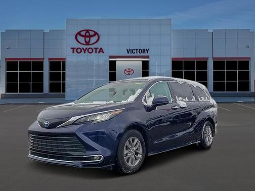2022 Toyota Sienna XLE