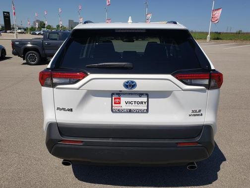 Ice 2023 Toyota RAV4 Hybrid XLE