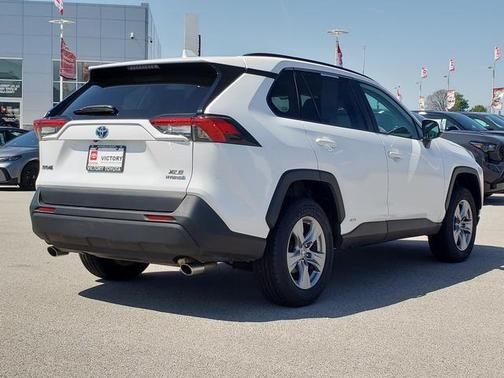 Ice 2023 Toyota RAV4 Hybrid XLE