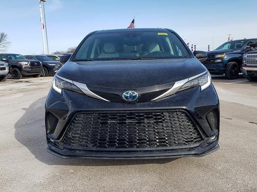 2023 Toyota Sienna XSE 7 Passenger