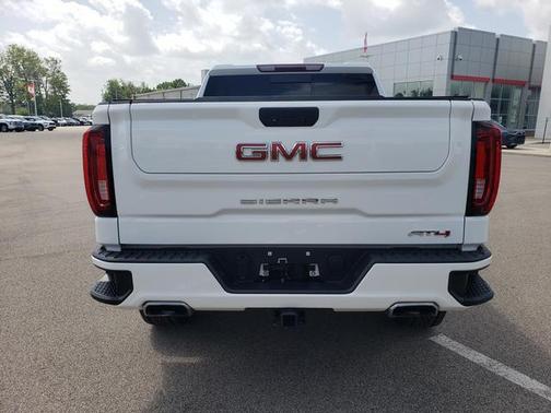 Summit White 2022 GMC Sierra 1500 AT4